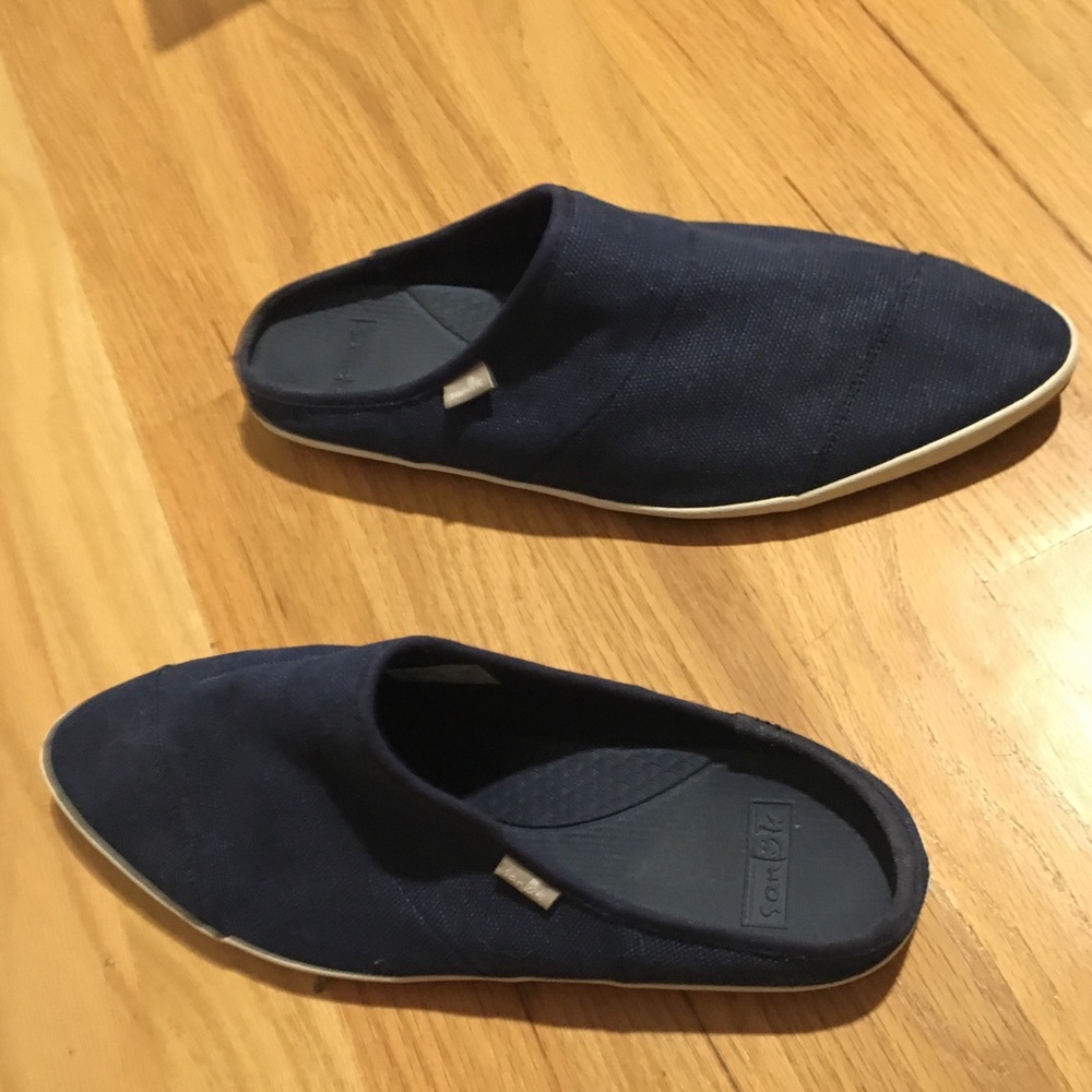 Sanuk mules!